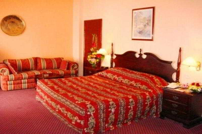 Delmon International Hotel Manama Pokój zdjęcie